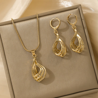 Round Heart-Shaped Necklace