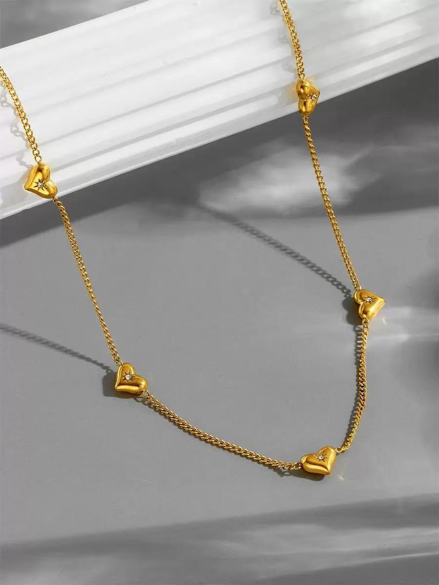 Heart-shaped Necklace Golden